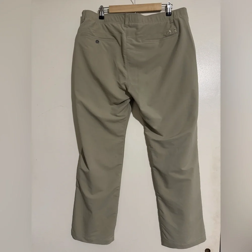 Under Armour khaki tan pants 38/30 pockets flat front